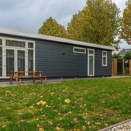 Lessenaar 23 | 6 Persoons In Holiday home Zennewijnen