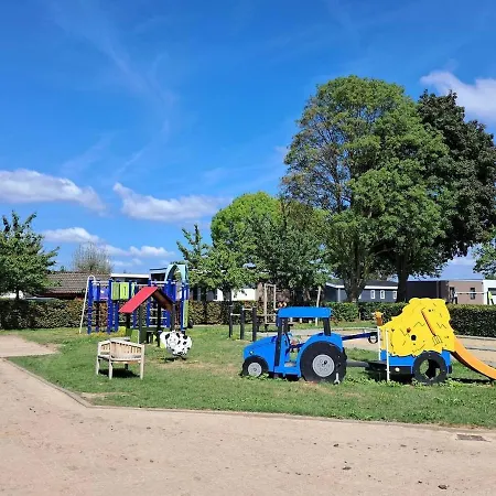 Lessenaar 23 I 6 Persoons De Betuwe Holiday home *