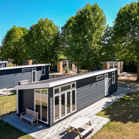 Lessenaar 23 | 6 Persoons In * Zennewijnen